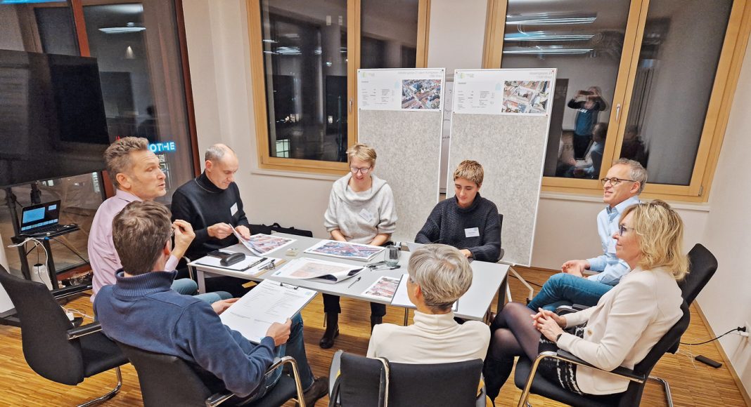 Diskutieren, forschen, entwickeln: Das Projektteam sucht im Rahmen des Forschungsprojekts Zinshaus x Baugruppe (ZxB) Potenziale für Baugruppen in Bestandsobjekten.