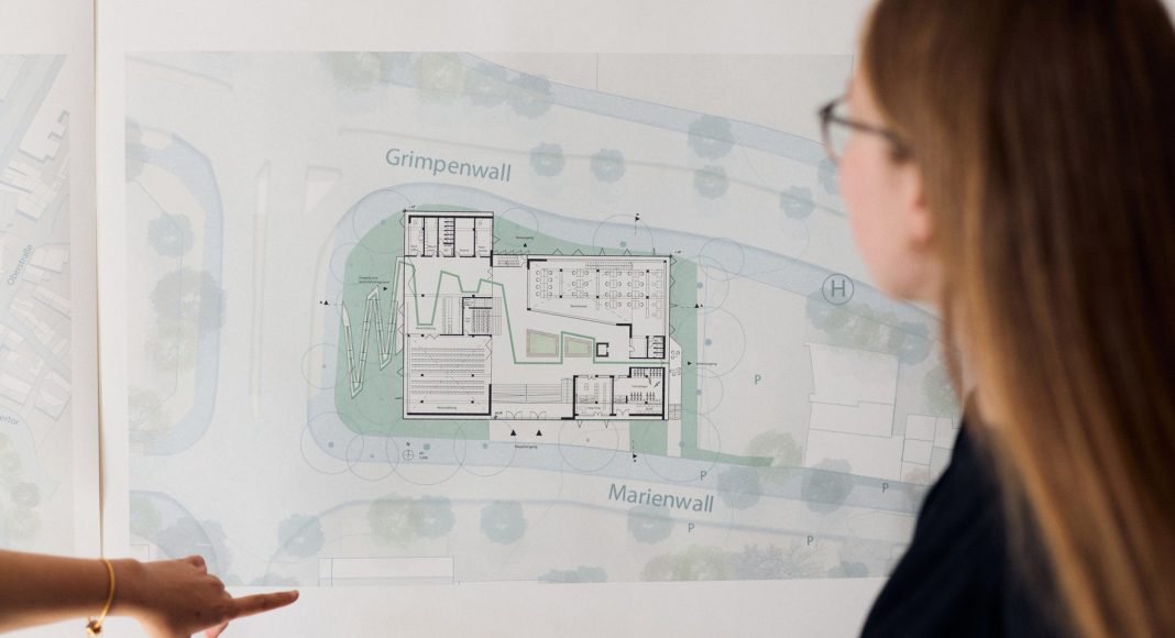 Studierende machen aus einem Parkhaus ein Wohnheim
