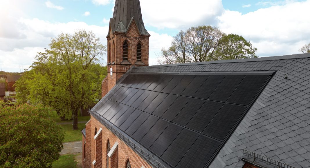 Kirchensanierung mit dem Indach-Photovoltaiksystem